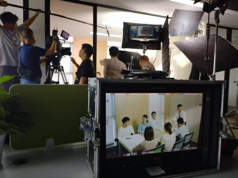 美溪区TVC拍摄公司：科技产品视觉化大师，诠释未来感与功能美学